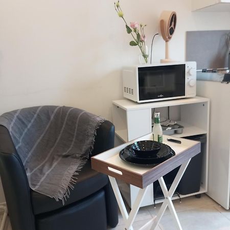 Studio De 14M2 Dans Une Maison Cagnes-sur-Mer Exterior photo