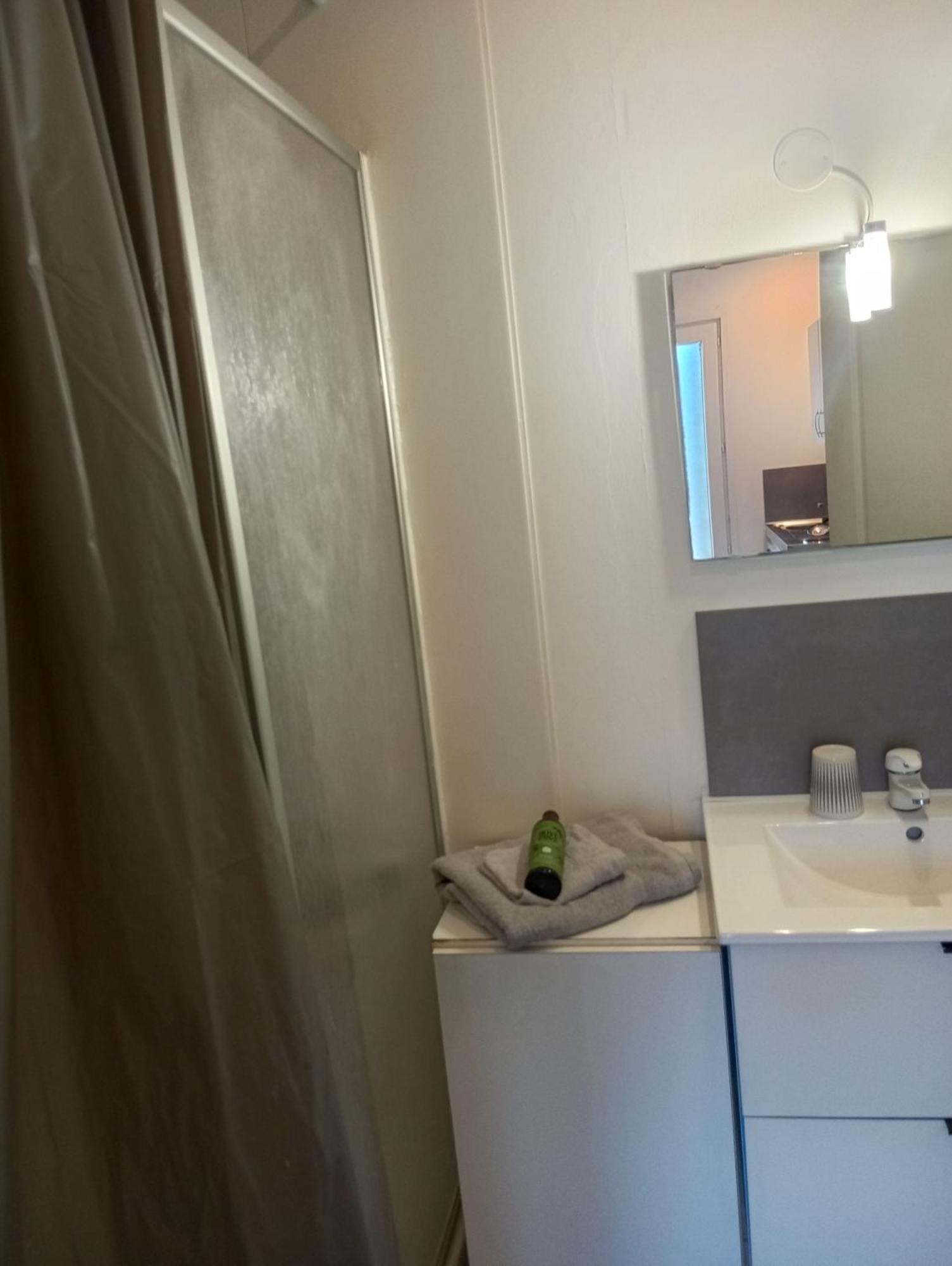 Studio De 14M2 Dans Une Maison Cagnes-sur-Mer Exterior photo