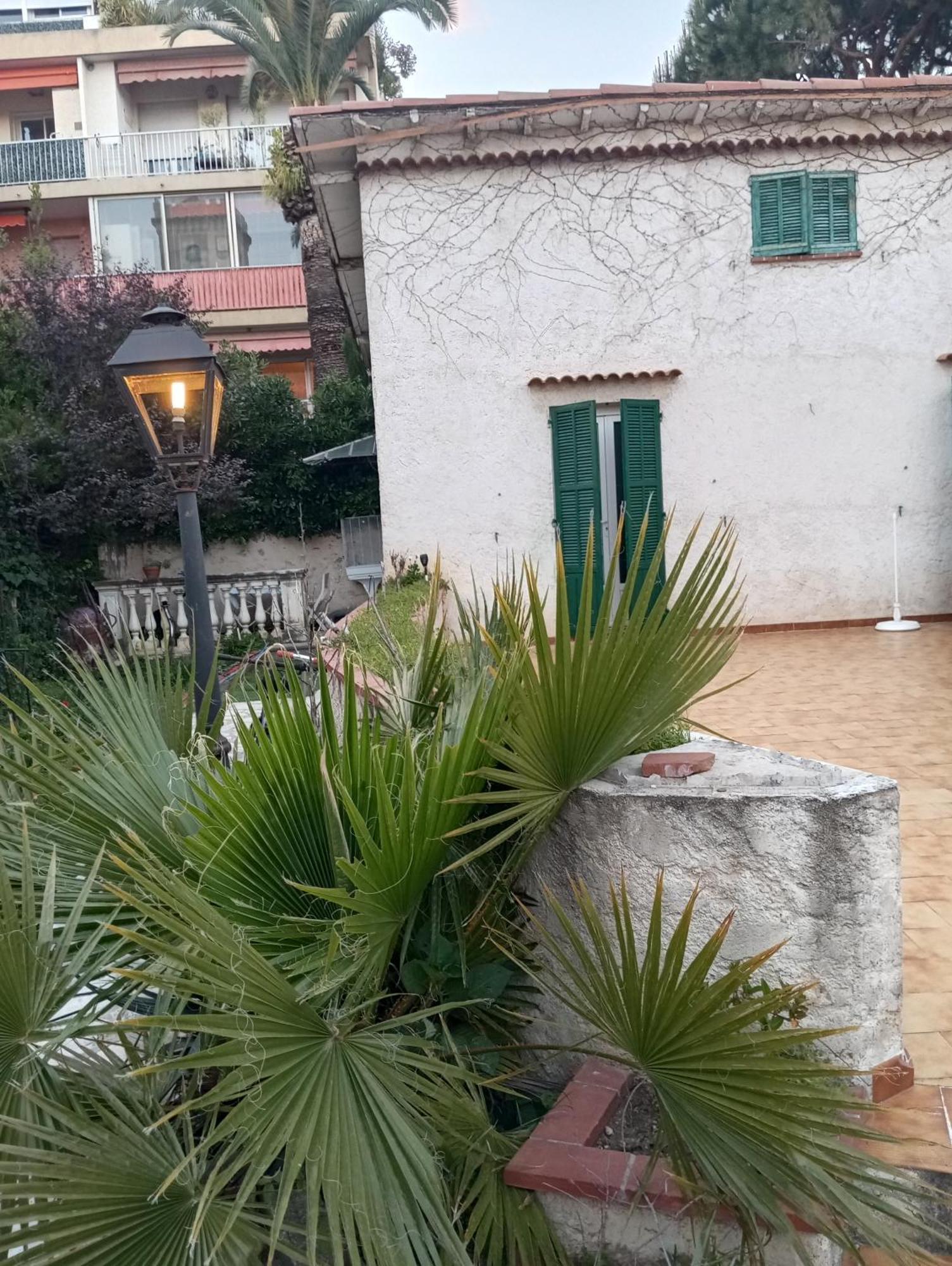 Studio De 14M2 Dans Une Maison Cagnes-sur-Mer Exterior photo